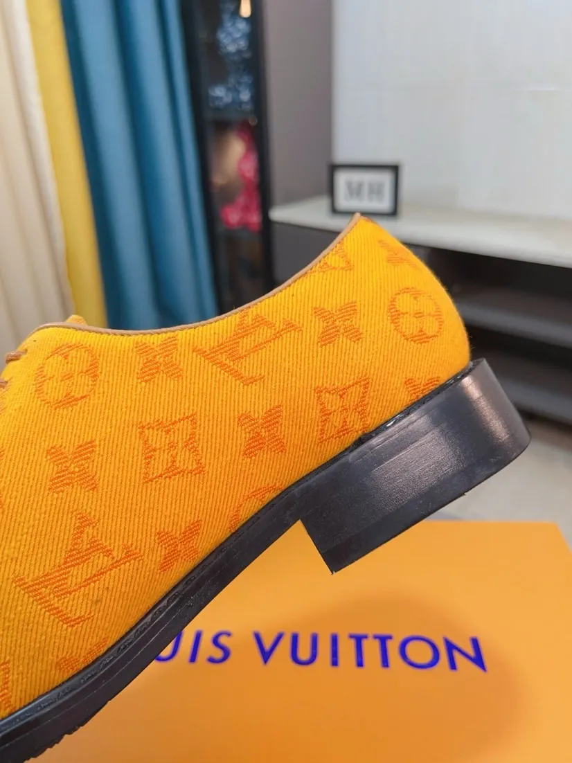 Ex-factory price 720🌹🌹High version [LV] Louis Vuitton's popular casual leather shoes🎖Fashionable and elegant🎖🎖Material: Original imported open-edge beaded cowhide, washed cowhide leather lining, original open-molded rubber outsole, high-end and classy, ​​elegant quality, instantly transforming into a handsome man ❤❤Standard\nNumber: 38-44